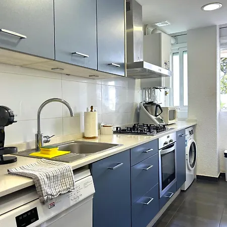 Azure Oasis Apartament