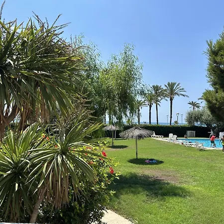 Apartament Azure Oasis